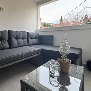  Apartment Tara